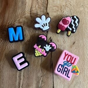 ~3 for $20~ Croc jibbitz Minnie mouse set charms